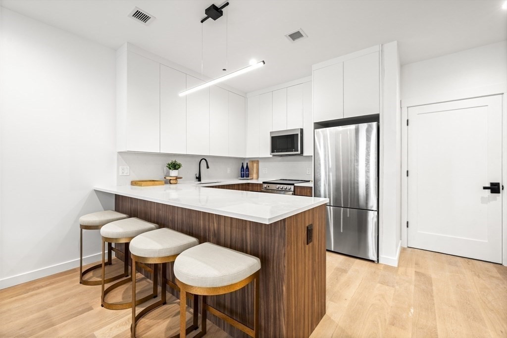 1395 Washington Street 301