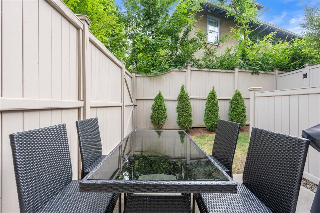 21 Crowninshield Rd #2-1, Brookline, MA, 21 Crowninshield Rd #2-1, Brookline, MA Photo #25