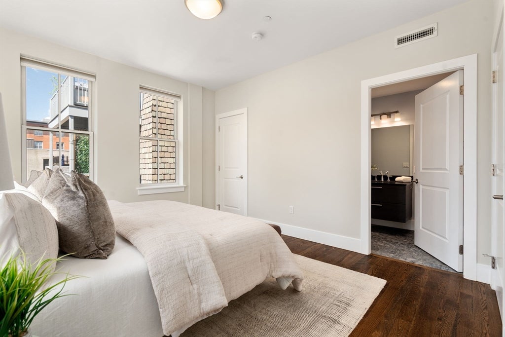 10 St George Street #406, Boston, MA Photo #18