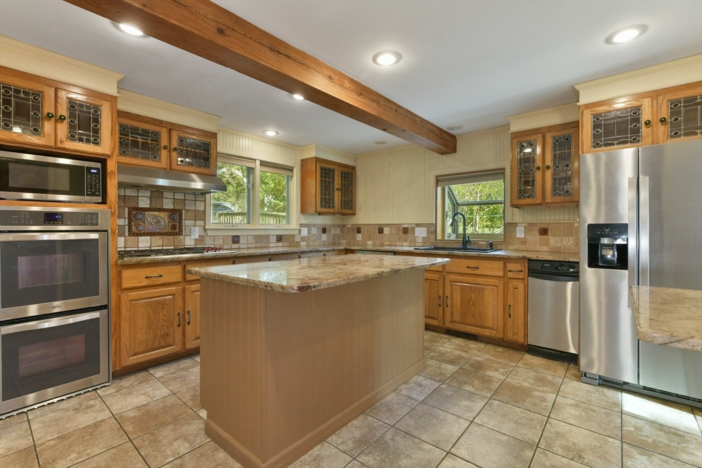 Westport, Massachusetts 02790, United States, 3 Bedrooms Bedrooms, ,2 BathroomsBathrooms,Residential,Active,172269