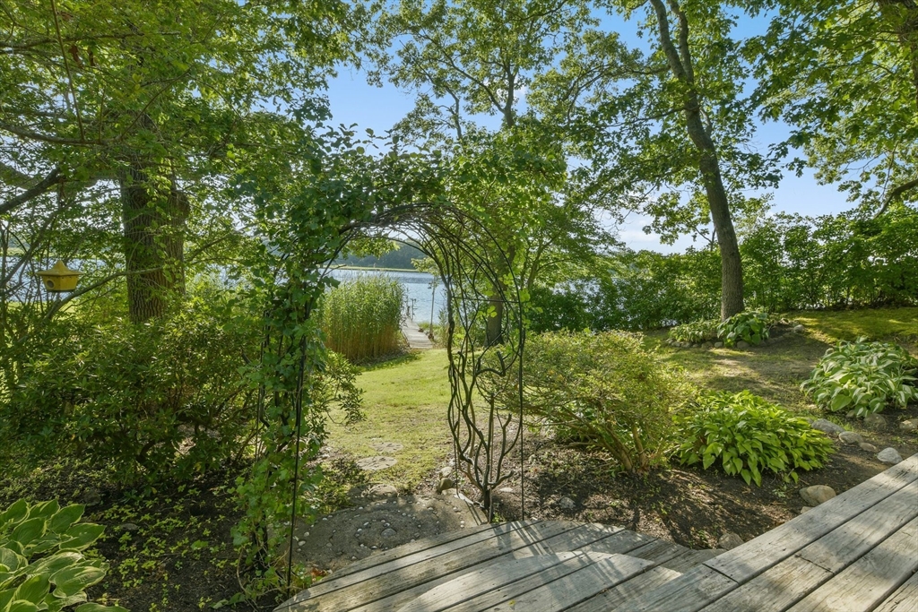 Westport, Massachusetts 02790, United States, 3 Bedrooms Bedrooms, ,2 BathroomsBathrooms,Residential,Active,172269