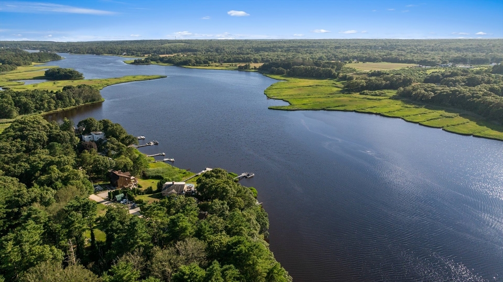 Westport, Massachusetts 02790, United States, 3 Bedrooms Bedrooms, ,2 BathroomsBathrooms,Residential,Active,172269