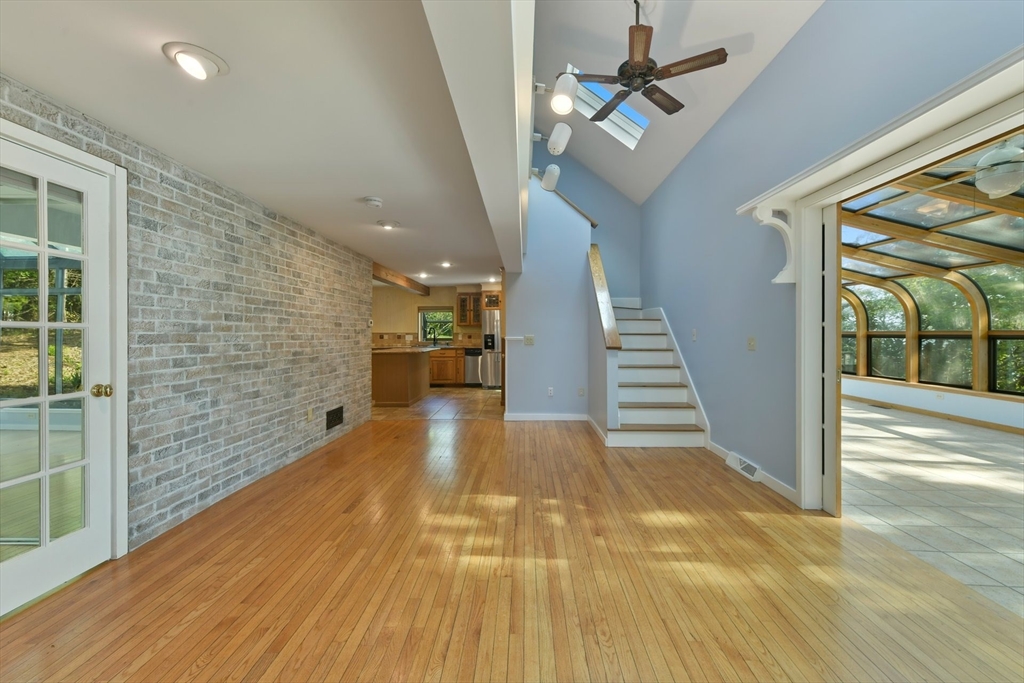 Westport, Massachusetts 02790, United States, 3 Bedrooms Bedrooms, ,2 BathroomsBathrooms,Residential,Active,172269