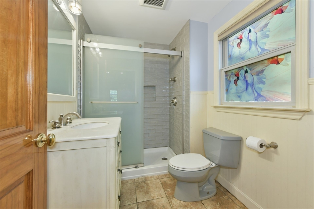 Westport, Massachusetts 02790, United States, 3 Bedrooms Bedrooms, ,2 BathroomsBathrooms,Residential,Active,172269