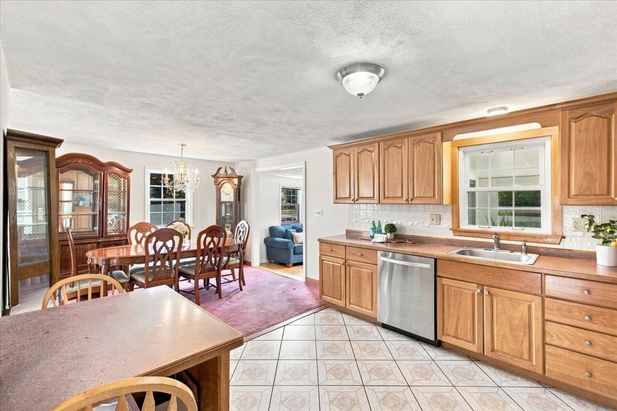 2040 Central St, Stoughton, MA Photo #15