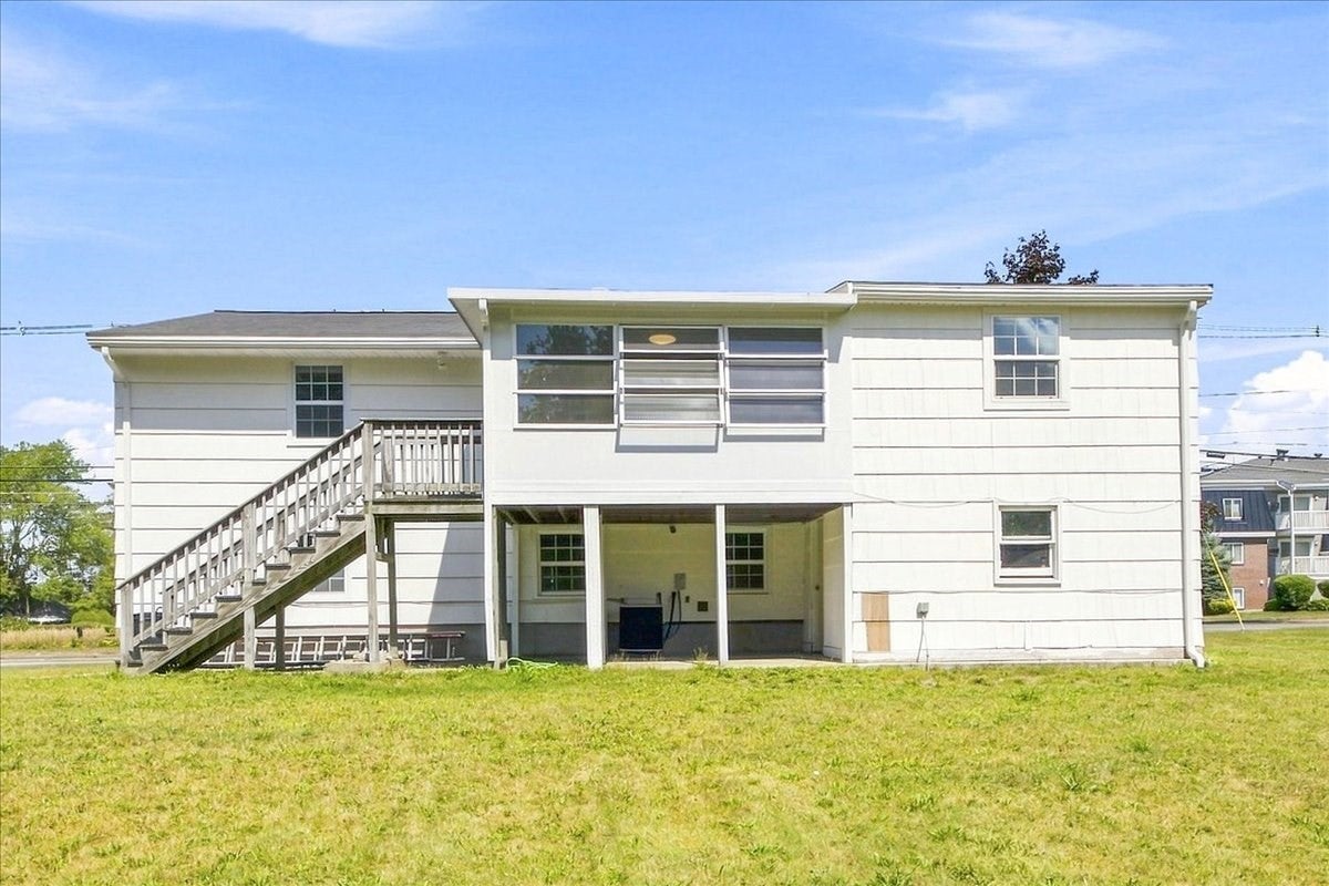 2040 Central St, Stoughton, MA Photo #36