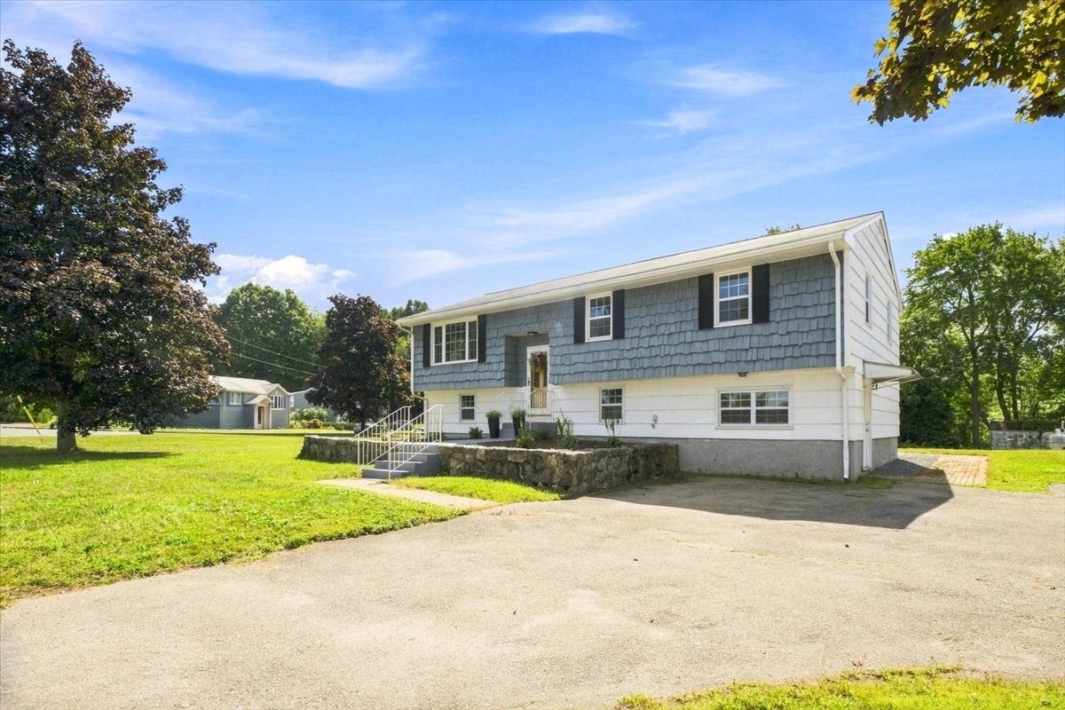 2040 Central St, Stoughton, MA Photo #31