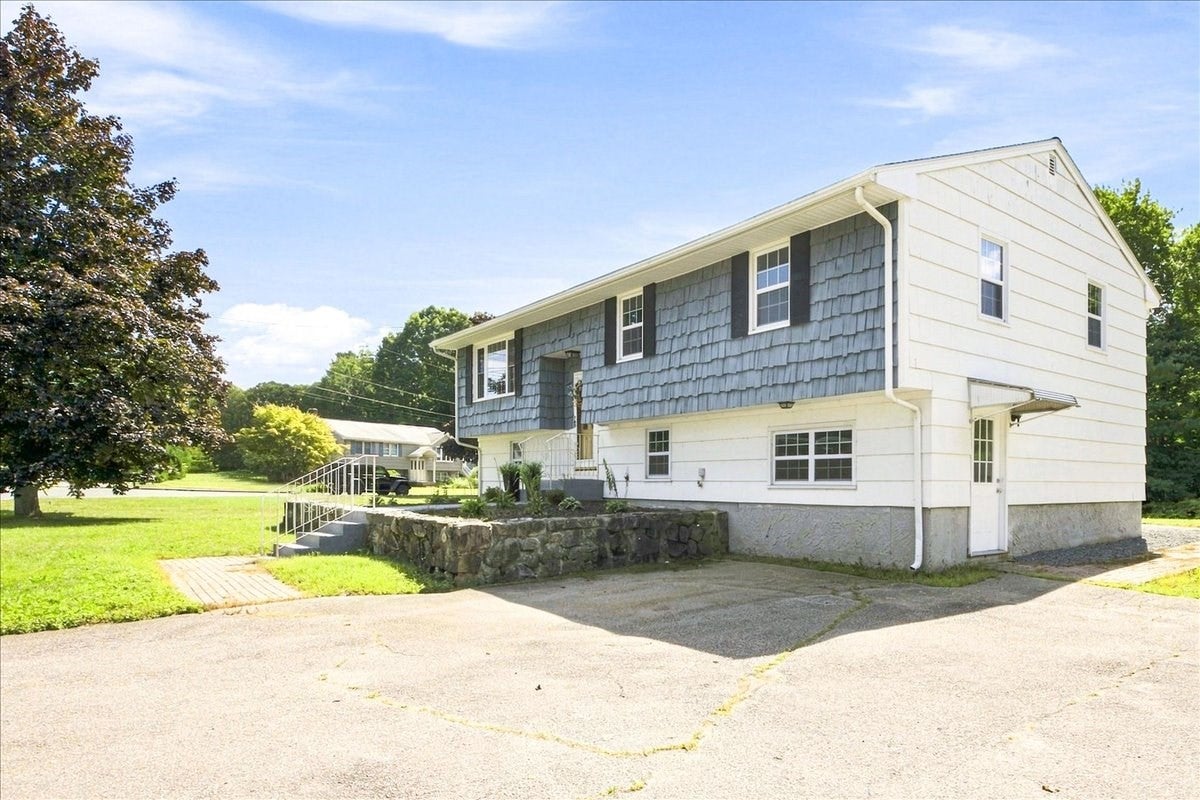 2040 Central St, Stoughton, MA Photo #32