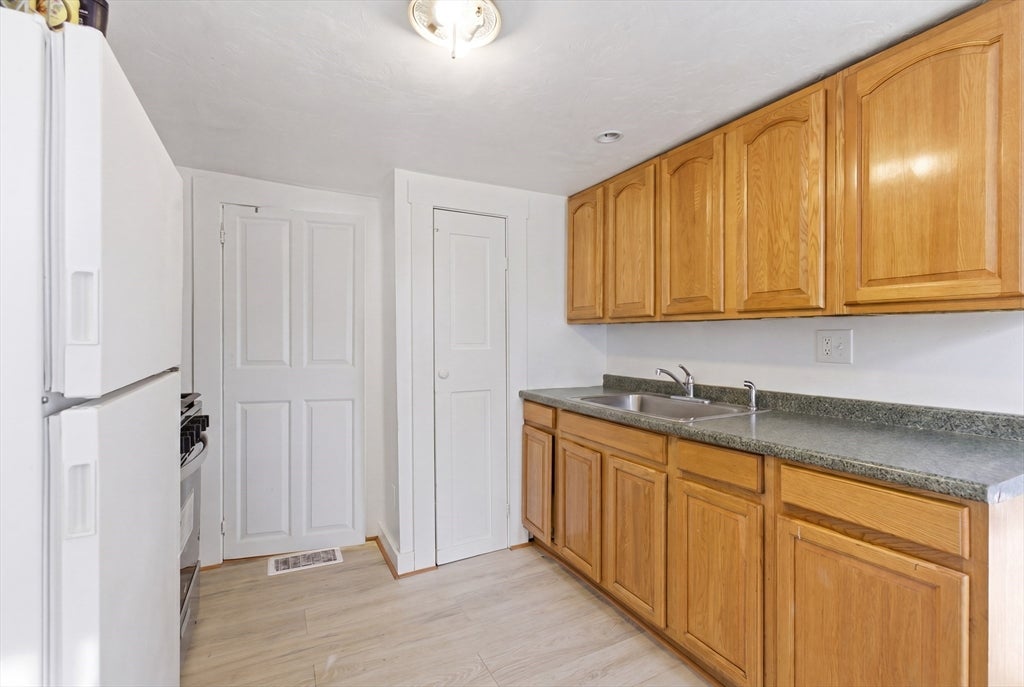 196 Highland S ST, Taunton, MA, 196 Highland S ST, Taunton, MA Photo #18