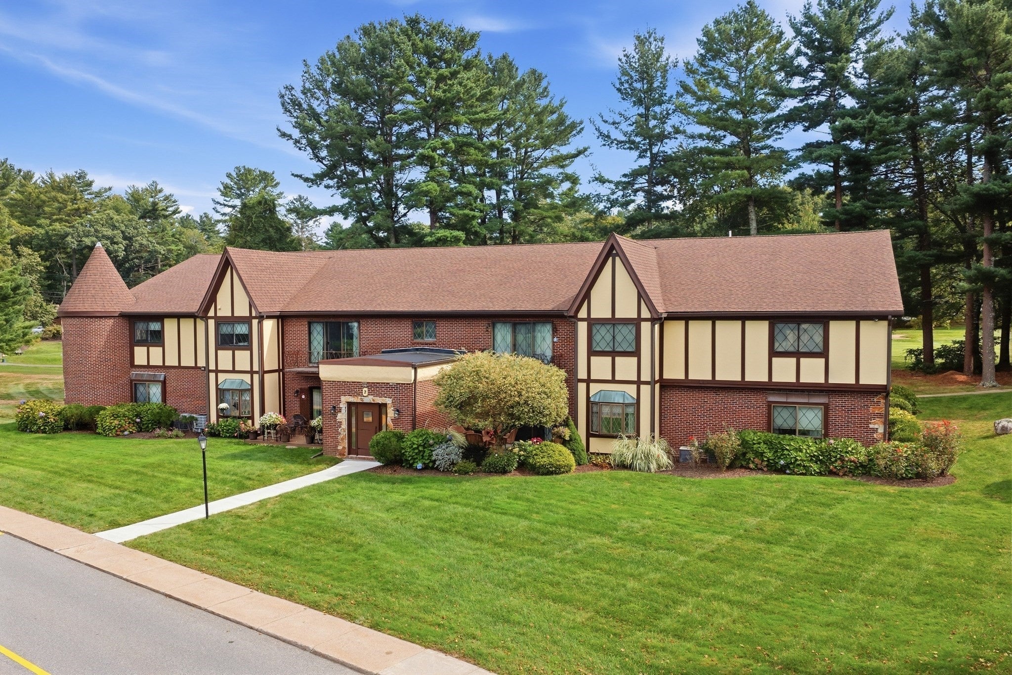 Photo of 2 Rainbow Pond Drive, Walpole, MA