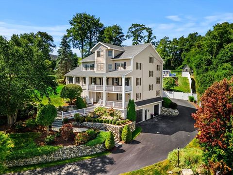 24 Lakeview Avenue, Danvers, MA 01923 - MLS#: 73351890