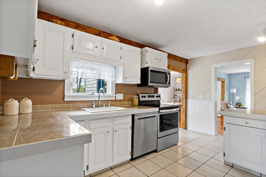 36 Thomas Pl