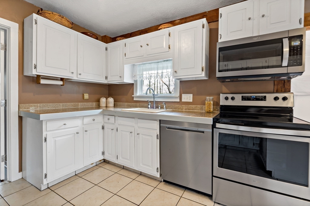 36 Thomas Pl