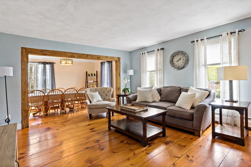 36 Thomas Pl