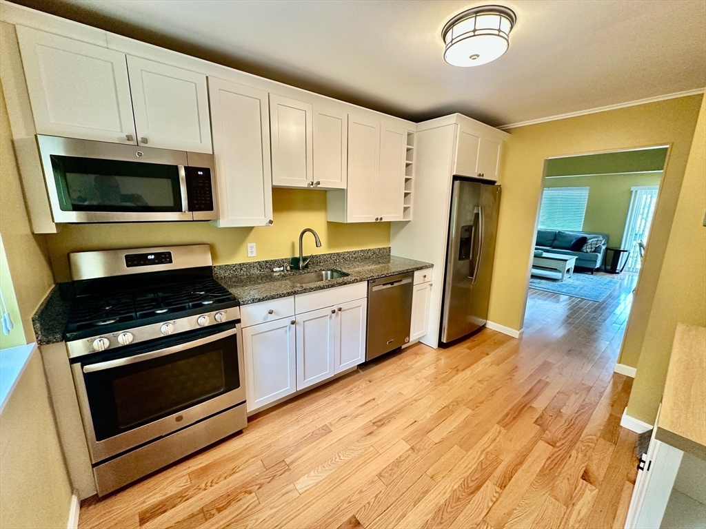 6 Bayberry Dr 4