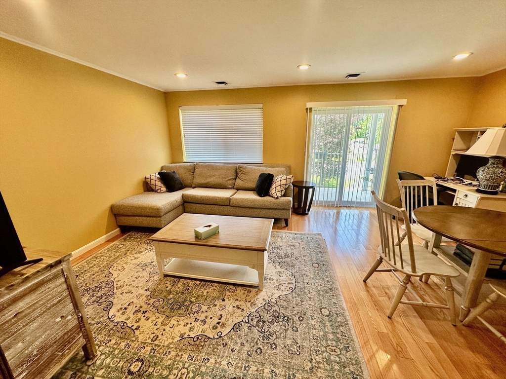 6 Bayberry Dr 4