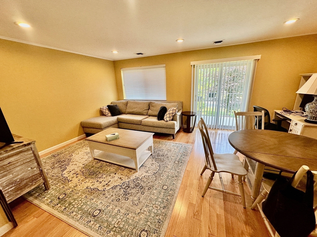 6 Bayberry Dr 4