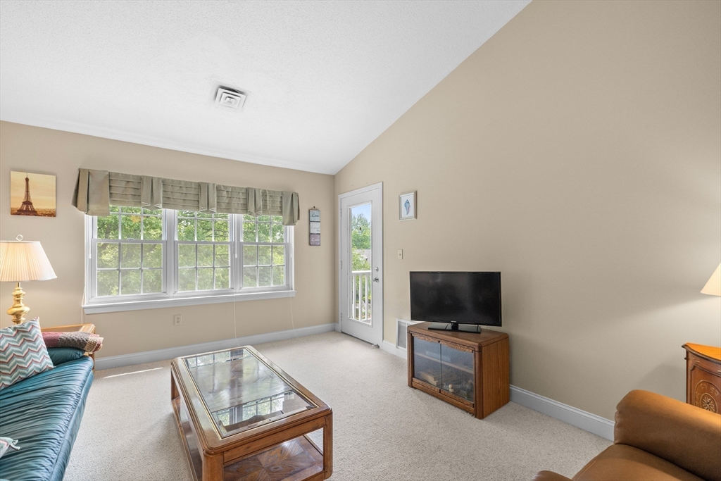 700 Brookside Dr #J, Andover, MA Photo #17