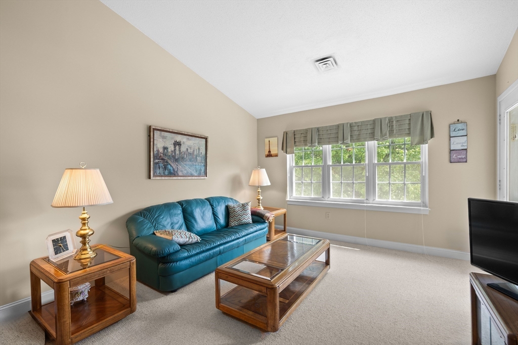 700 Brookside Dr #J, Andover, MA Photo #15