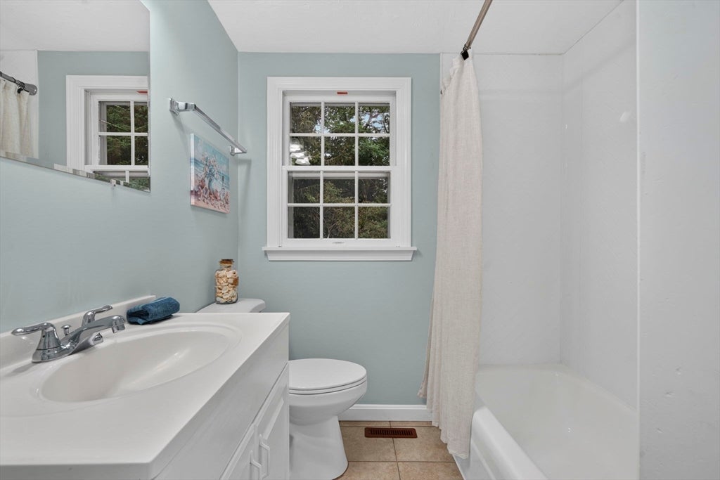 230 Race Ln, Barnstable, MA Photo #18