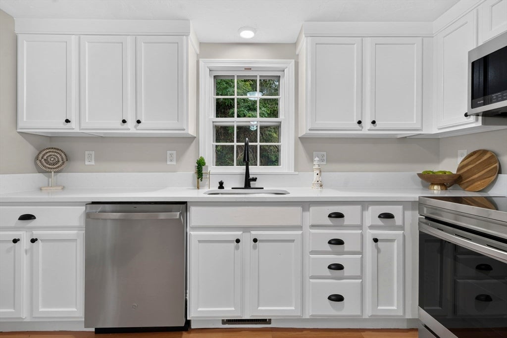 230 Race Ln, Barnstable, MA Photo #13