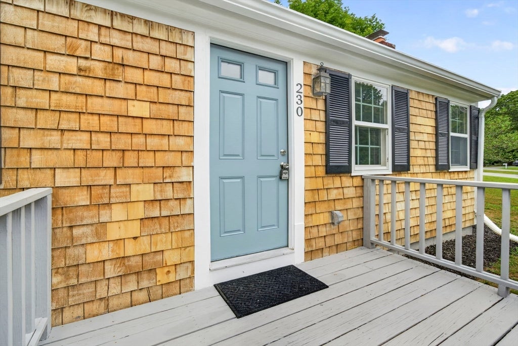 230 Race Ln, Barnstable, MA Photo #2