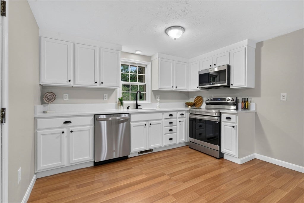 230 Race Ln, Barnstable, MA Photo #11