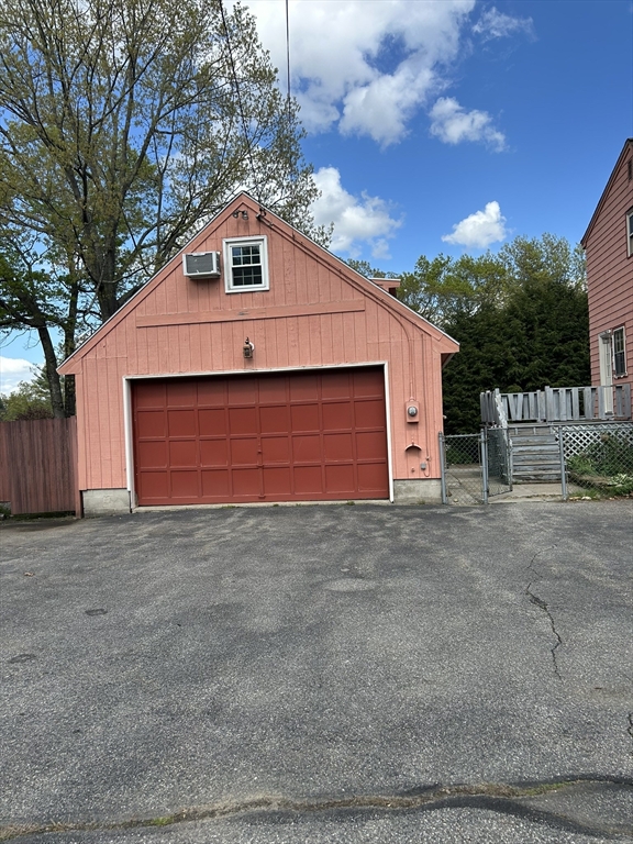 30 Crimson Rd