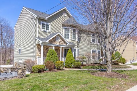 194 E. Central St 194 Natick MA 01760