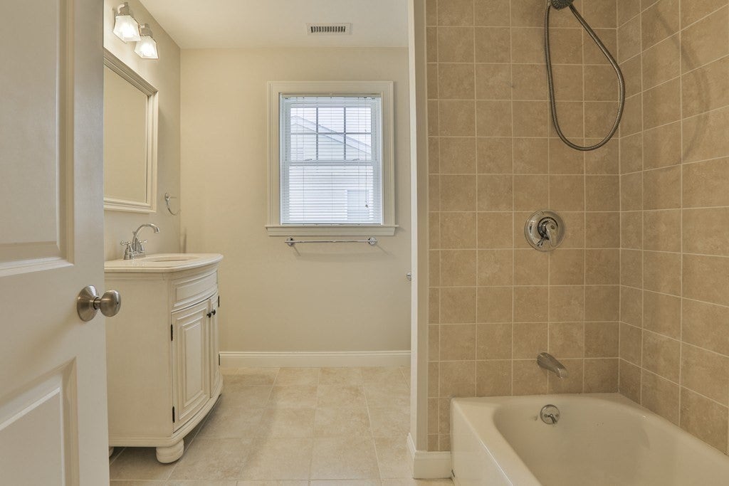 207 Renfrew Street #207, Arlington, MA Photo #10