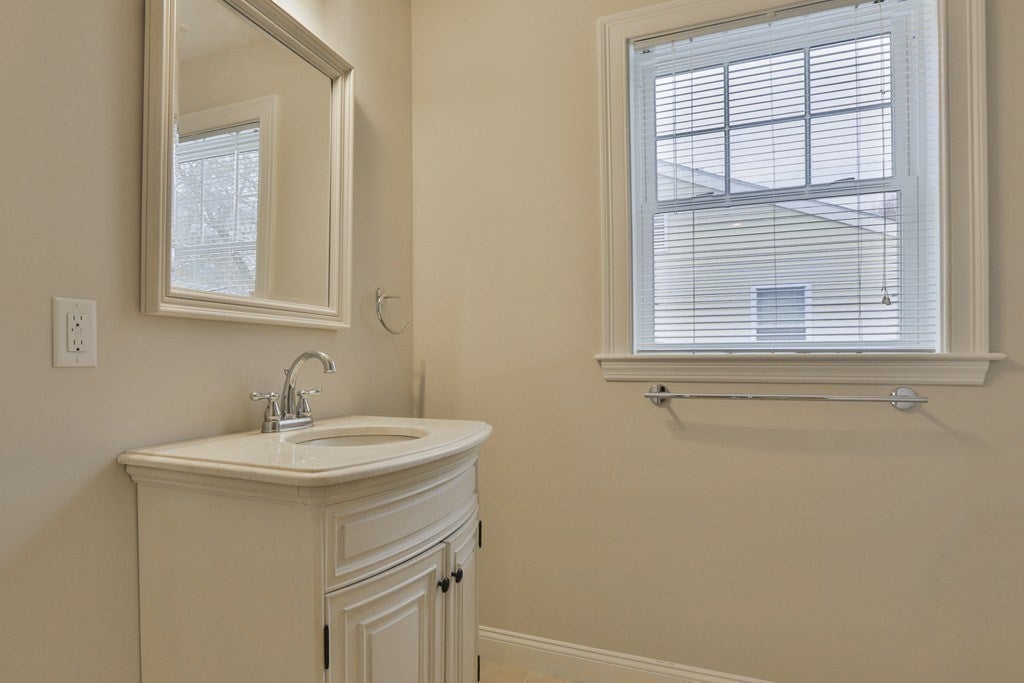 207 Renfrew Street #207, Arlington, MA Photo #5