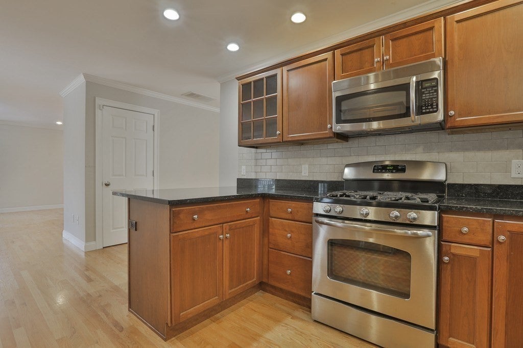 207 Renfrew Street #207, Arlington, MA Photo #6