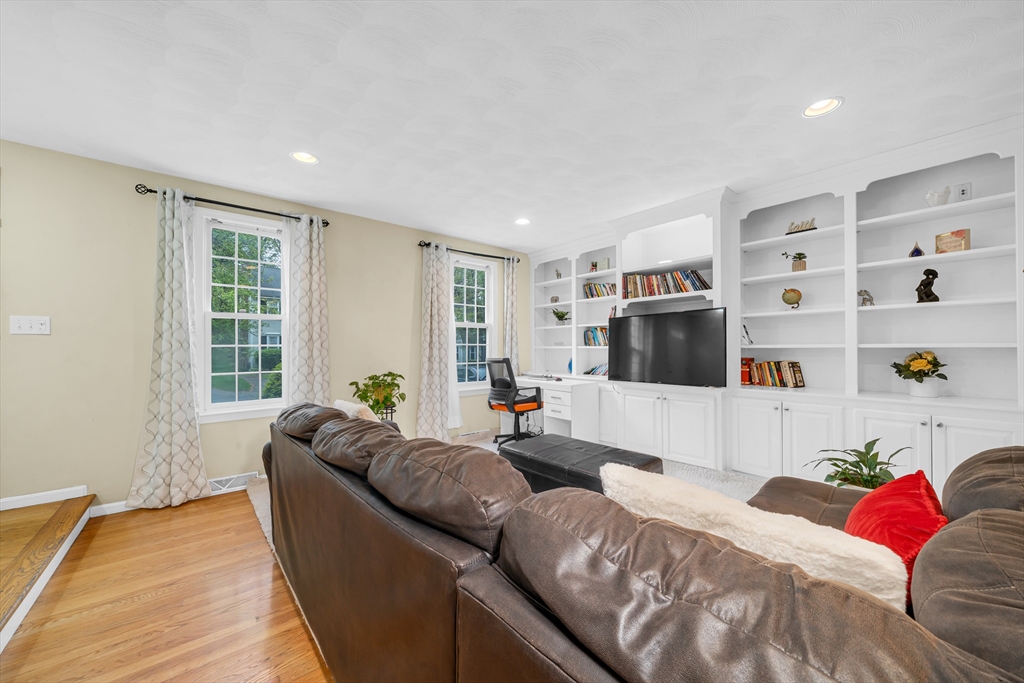 855 Wellman Ave 855