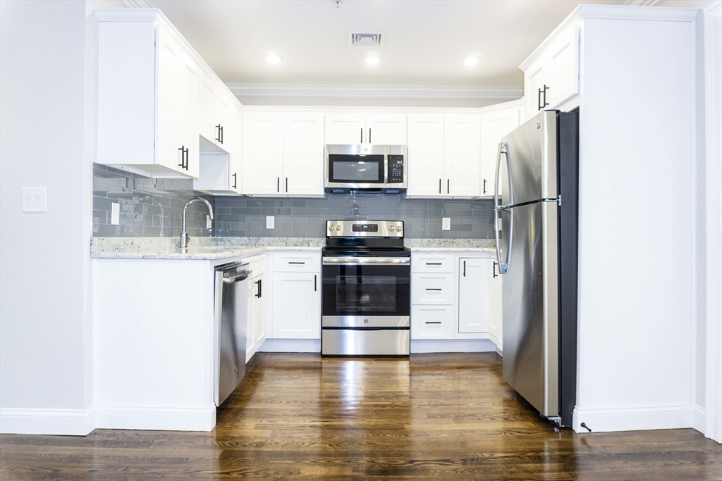 Photo 1 of 6 — 75 Morris St. 1, Boston, MA 02128