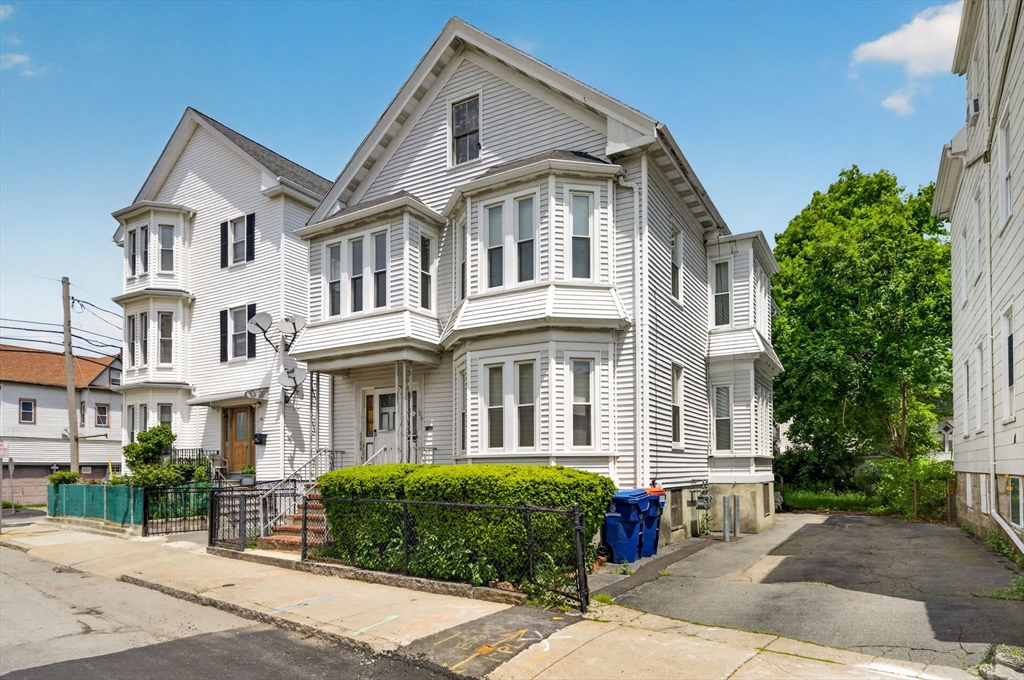 184 County St