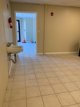 8 Boylston St 1R CONNER