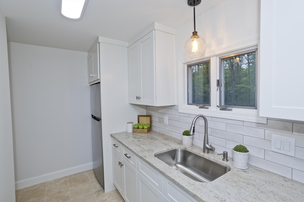 2205 Boston Rd C20