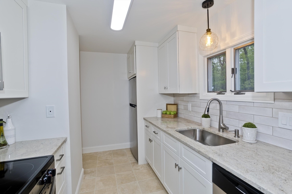 2205 Boston Rd C20