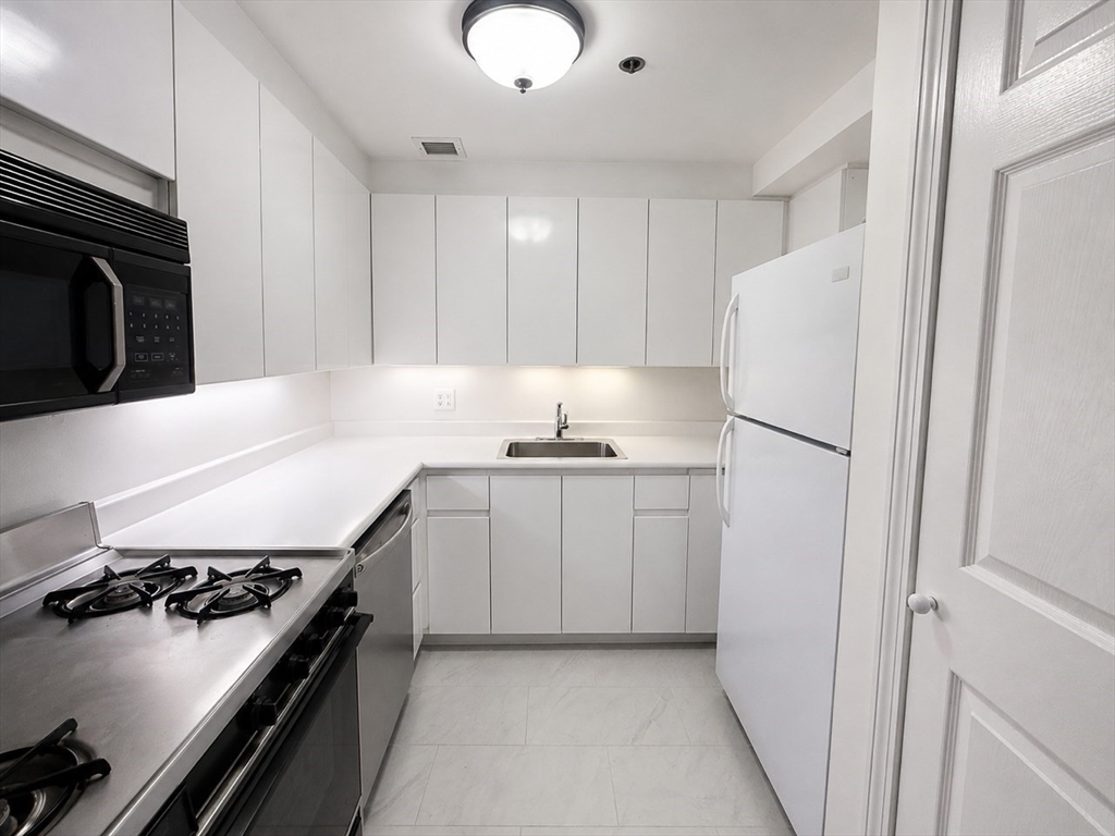 170 Tremont St 205