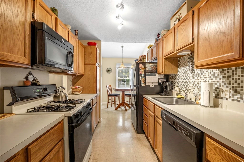 61 Abbey Memorial Dr #108, Chicopee, MA Photo #11