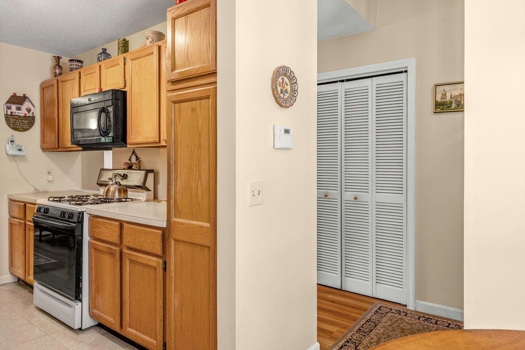 61 Abbey Memorial Dr #108, Chicopee, MA Photo #16