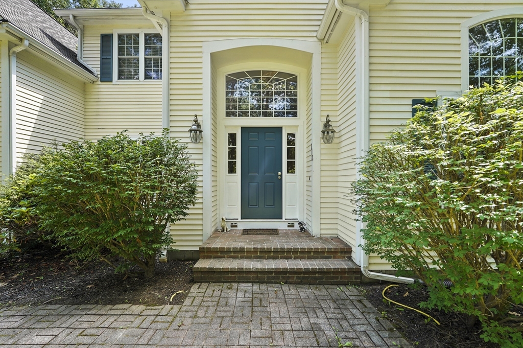118 Colonial Ridge Dr