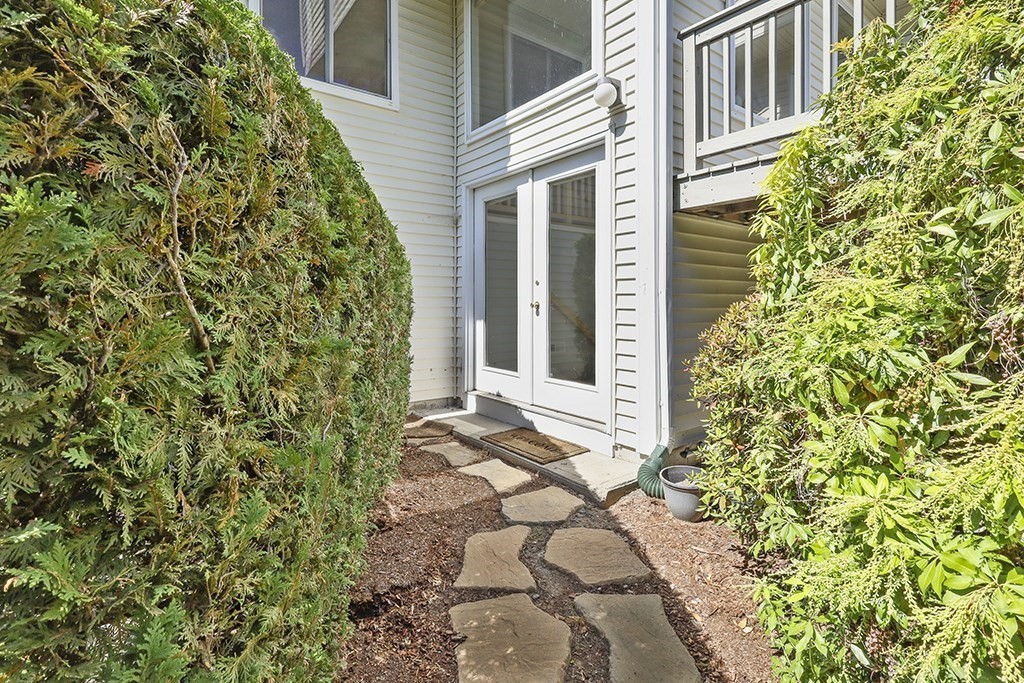 1303 Old Bridge Ln 1303