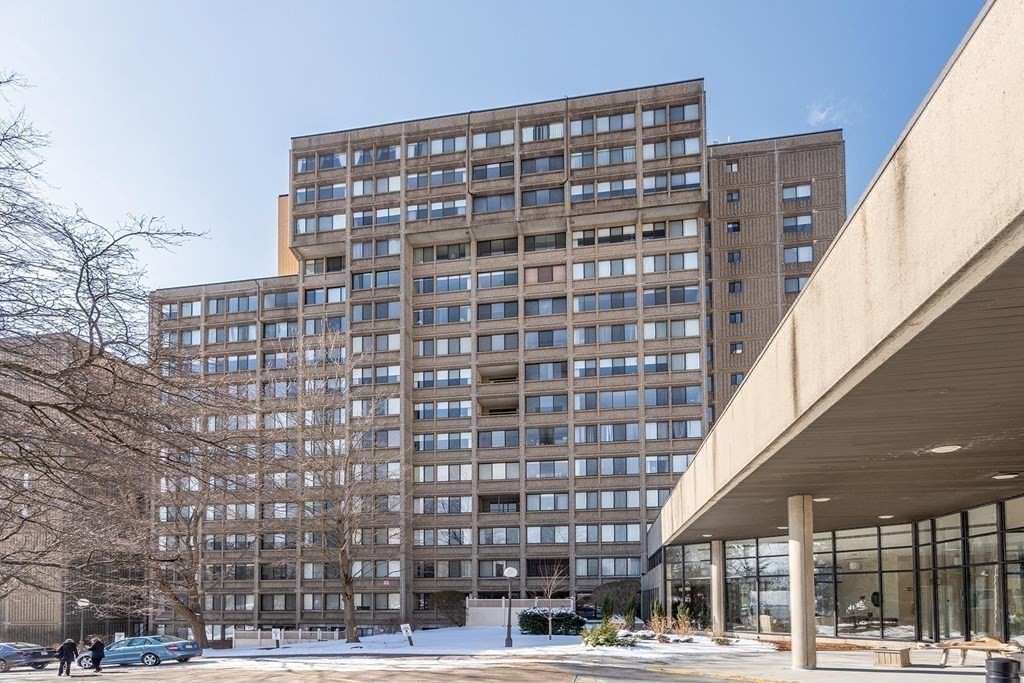 250 Hammond Pond Parkway 213S