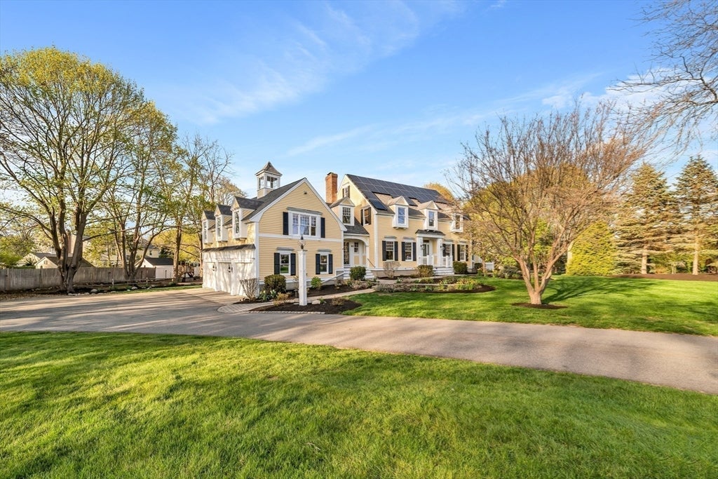 Photo of 18 Ocean Ave, Newburyport, MA