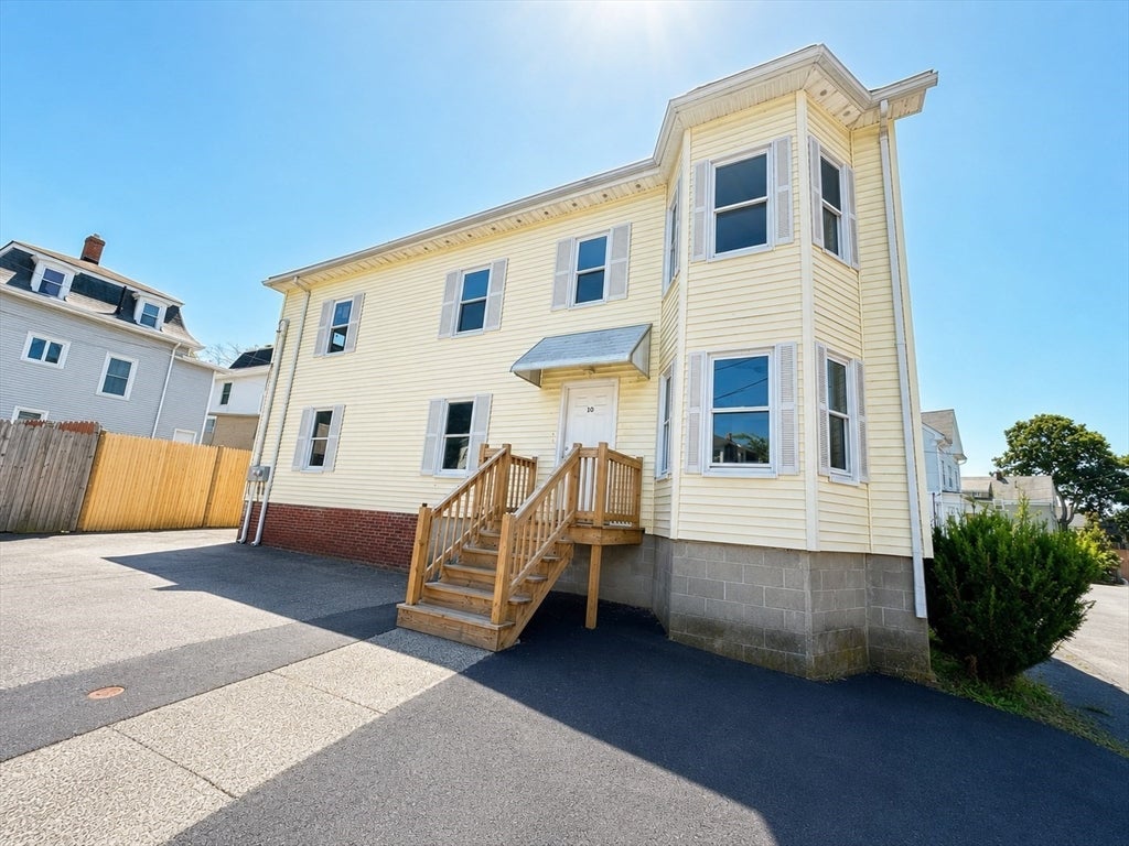 Photo of 10 Valley Ave, Lynn, MA