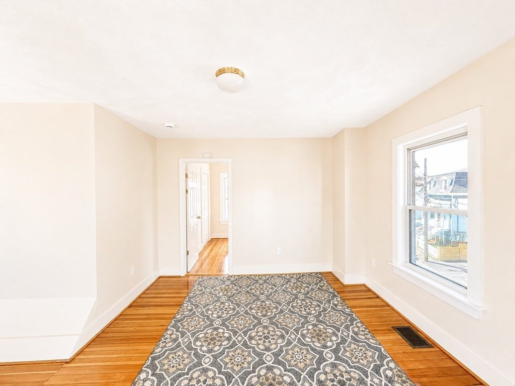 10 Valley Ave, Lynn, MA Photo #23