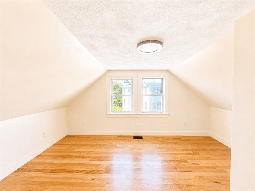 10 Valley Ave, Lynn, MA Photo #31
