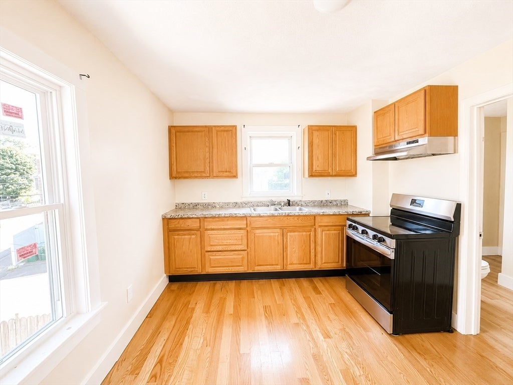 10 Valley Ave, Lynn, MA Photo #18