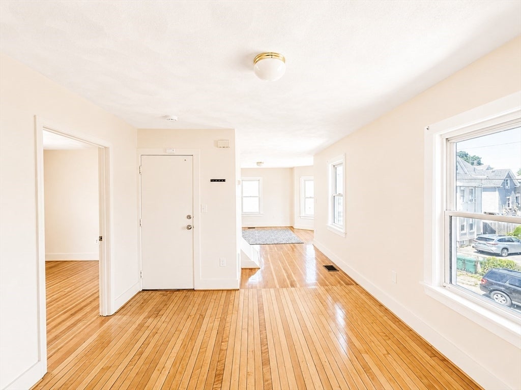 10 Valley Ave, Lynn, MA Photo #20